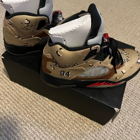 Jordan 5 Supreme 9.5 - Picture 3 of 8